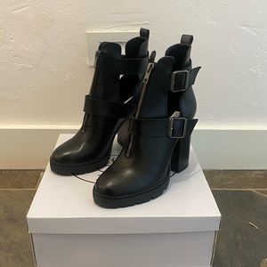 Steve Madden Lavish Black Leather Buckle Platform Boots